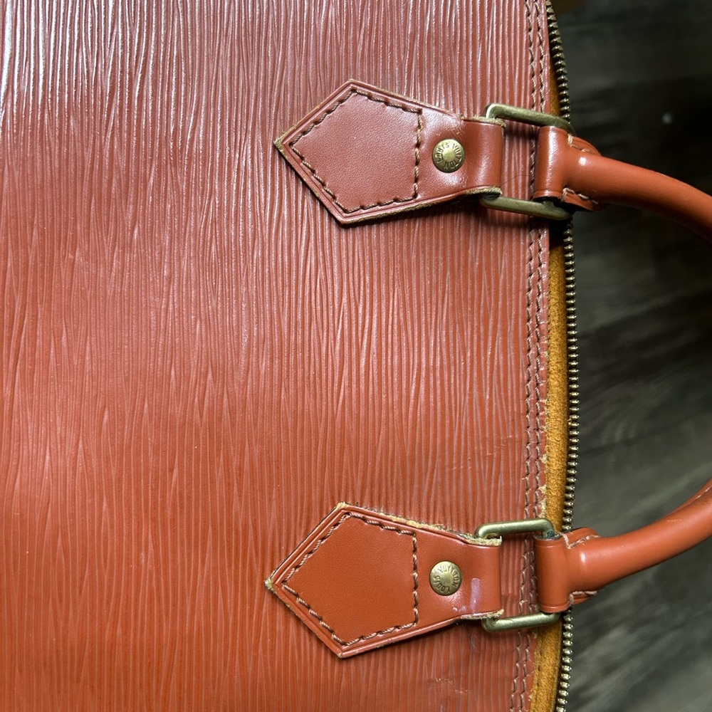 Louis Vuitton Epi Alma PM Kenya Fawn - Picture 8 of 16